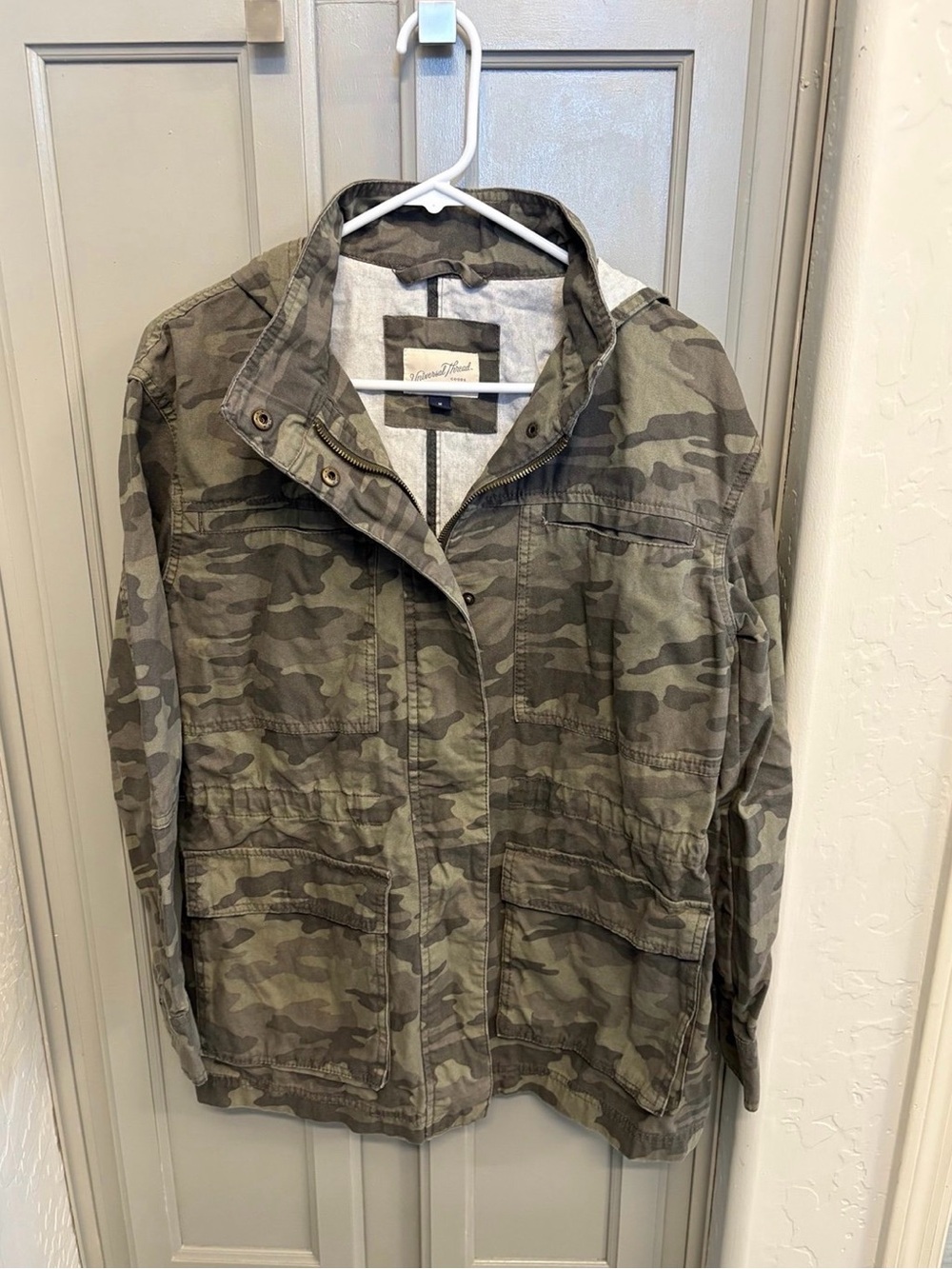 Casual Women's Camo Utility Jacket - Olive Green